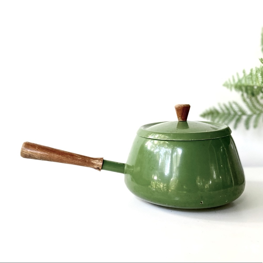 VTG Enamelware Avocado MCM Wood Handle Cookware